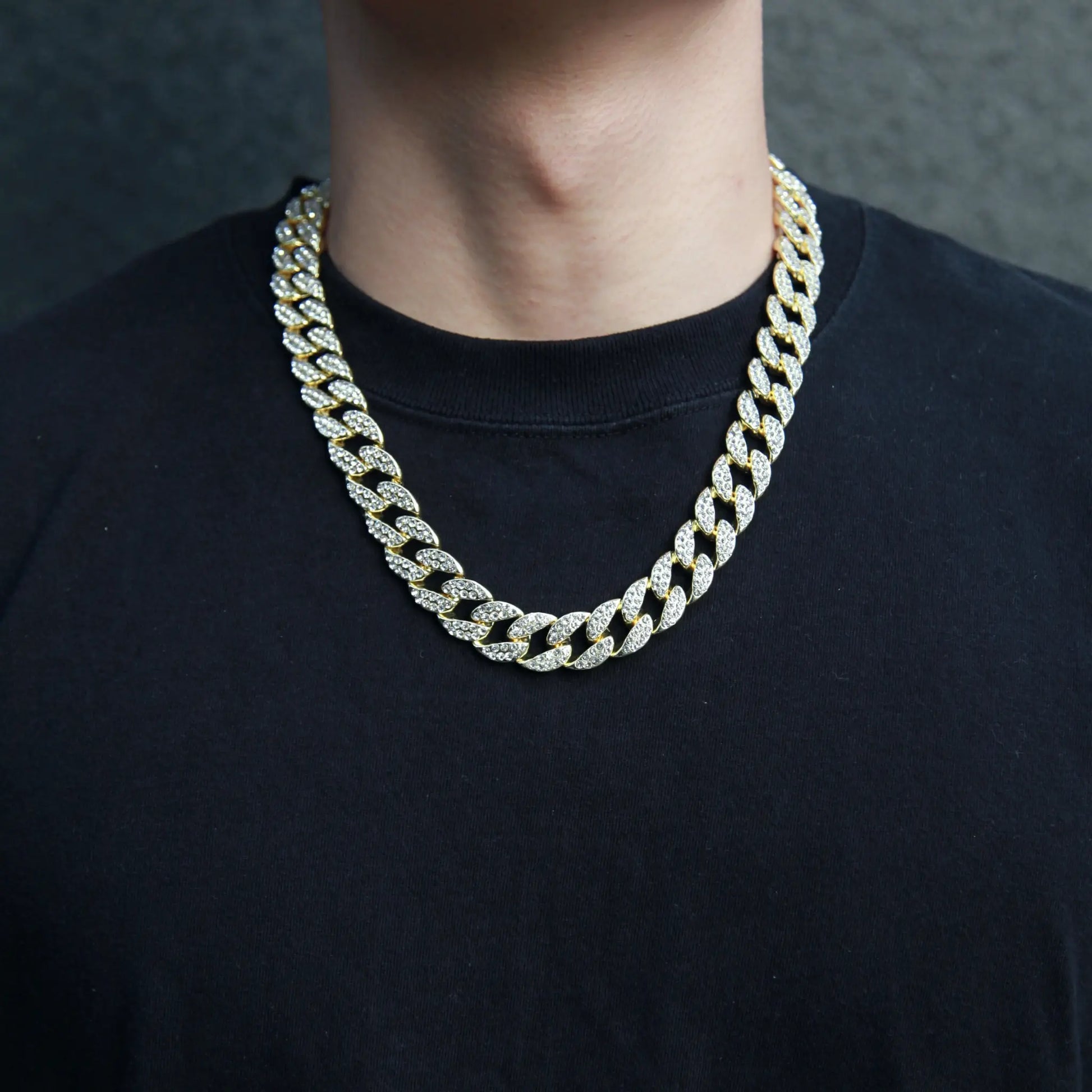 ゴールド Iced Out キューバン チェーン ネックレス – GILA JEWELZ ゴールド Iced Out キューバン チェーン ネックレス – GILA JEWELZ